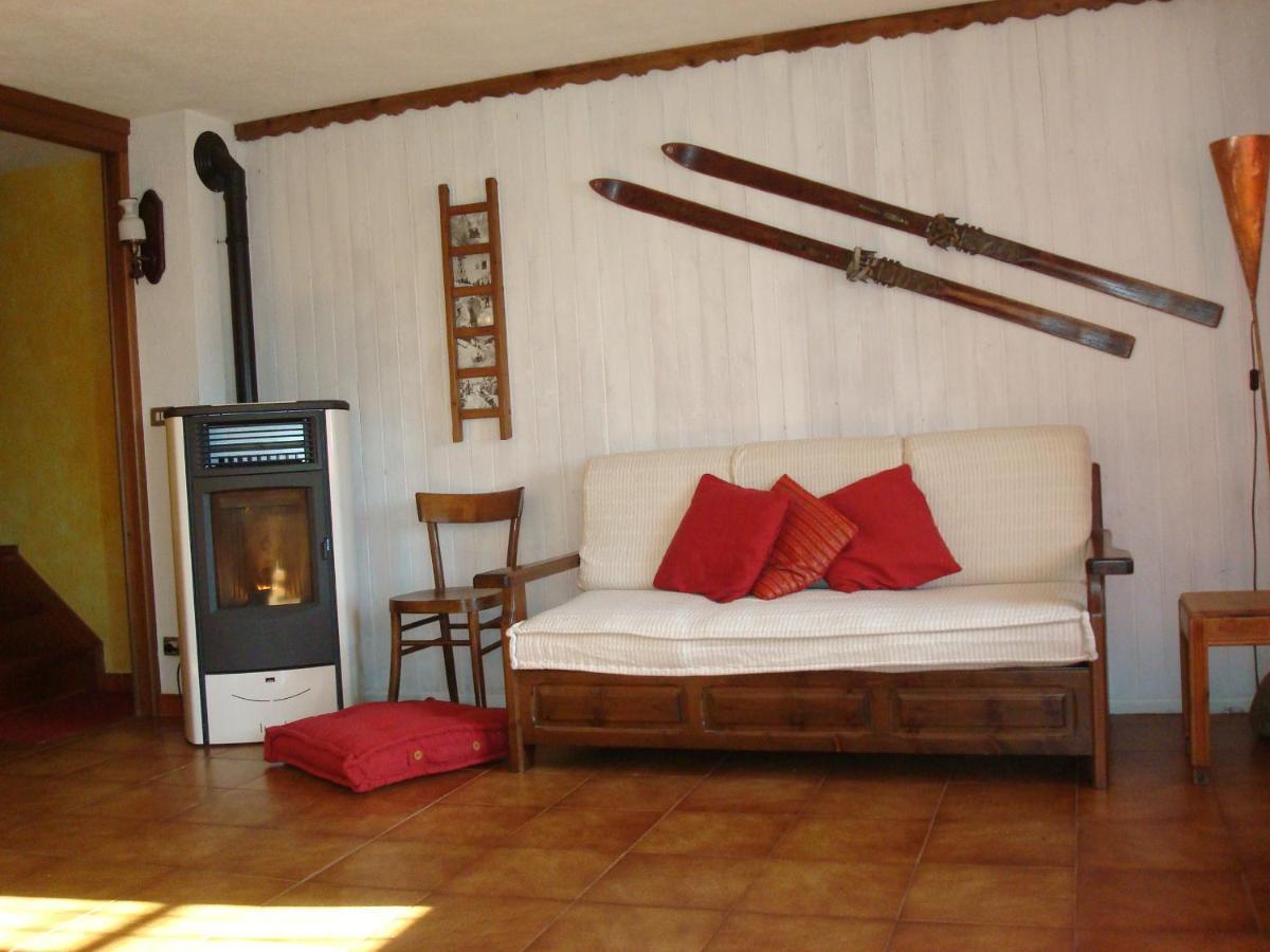 La Casa Di Martina Lägenhet Saint-Vincent Exteriör bild