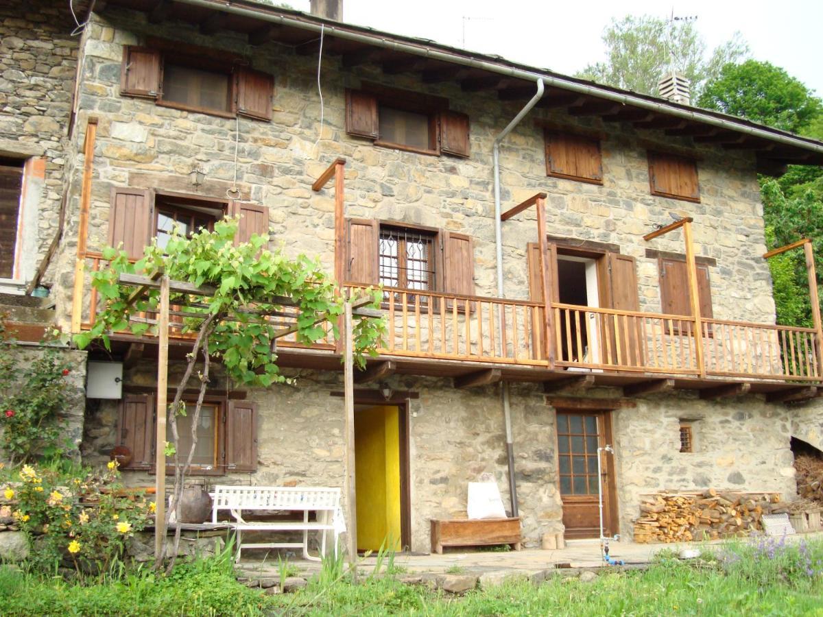 La Casa Di Martina Lägenhet Saint-Vincent Exteriör bild